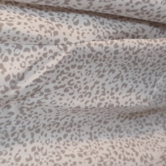 EUC Ann Taylor Essential Shirt - Picture 2 of 6